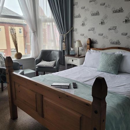J'S Mayfair Guest House Blackpool Esterno foto