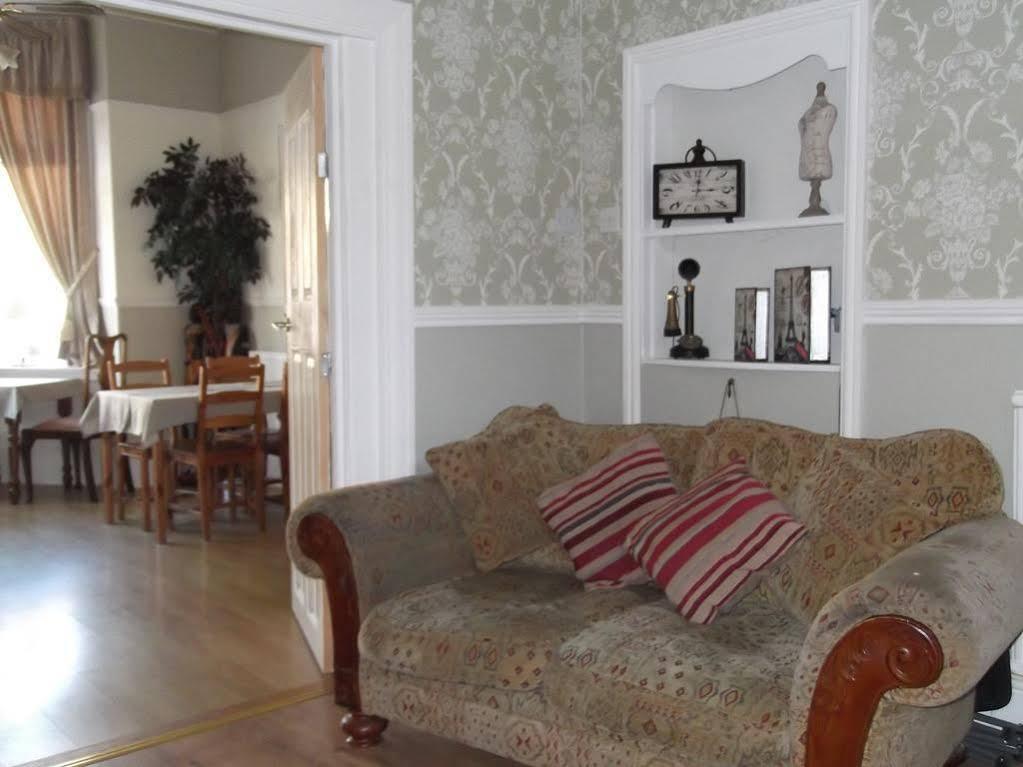 J'S Mayfair Guest House Blackpool Esterno foto