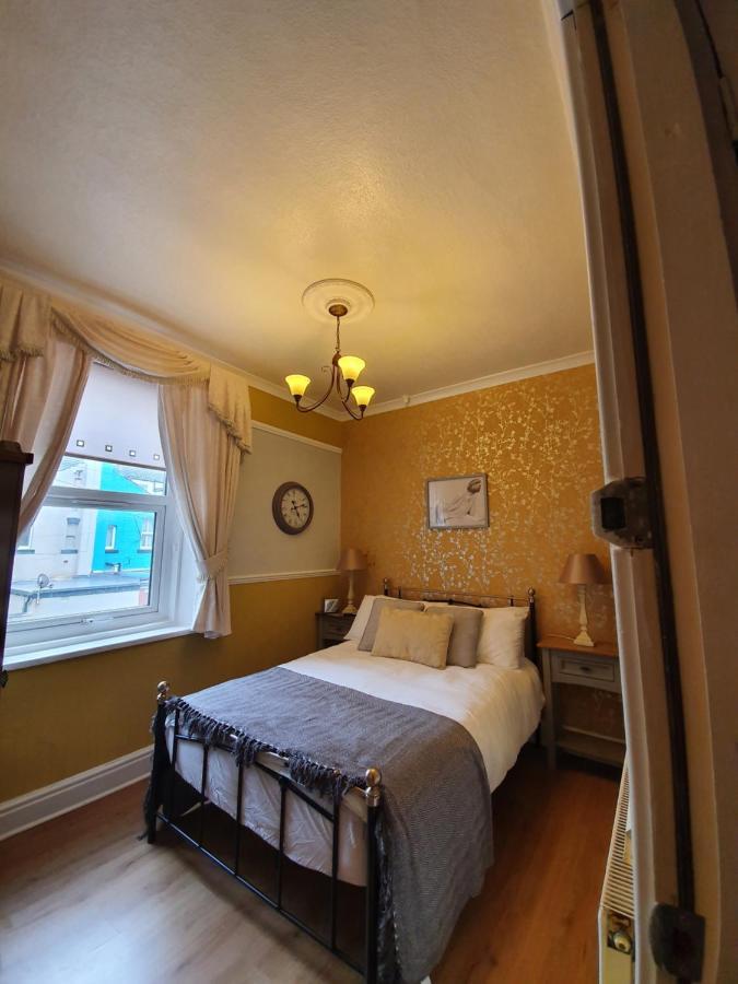 J'S Mayfair Guest House Blackpool Esterno foto