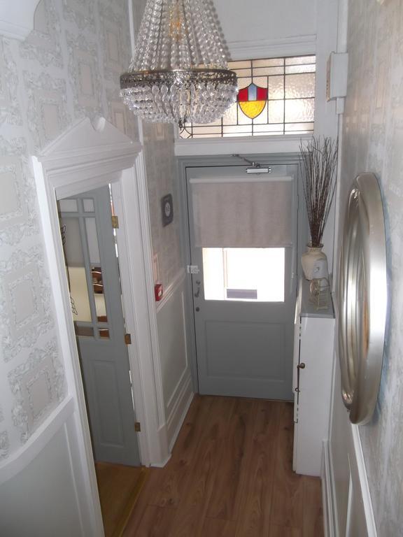 J'S Mayfair Guest House Blackpool Esterno foto