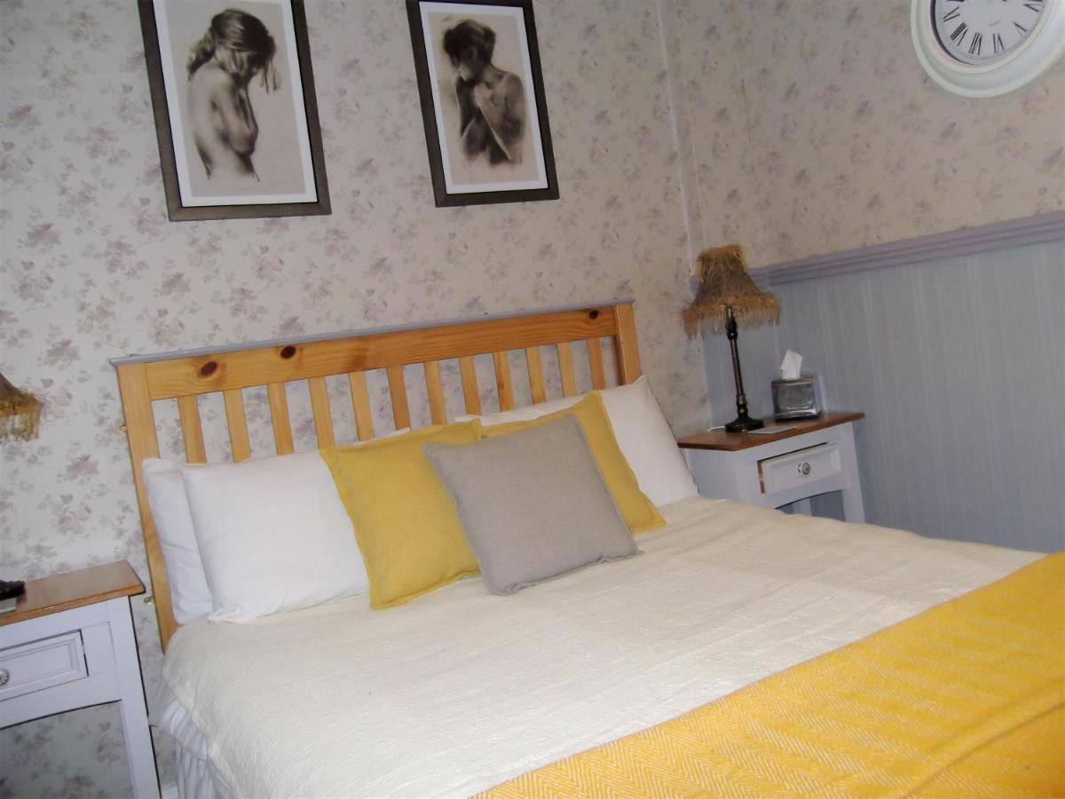 J'S Mayfair Guest House Blackpool Esterno foto